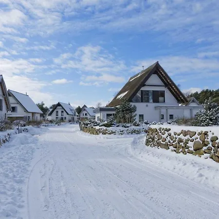 Holiday home Pier 8 *
